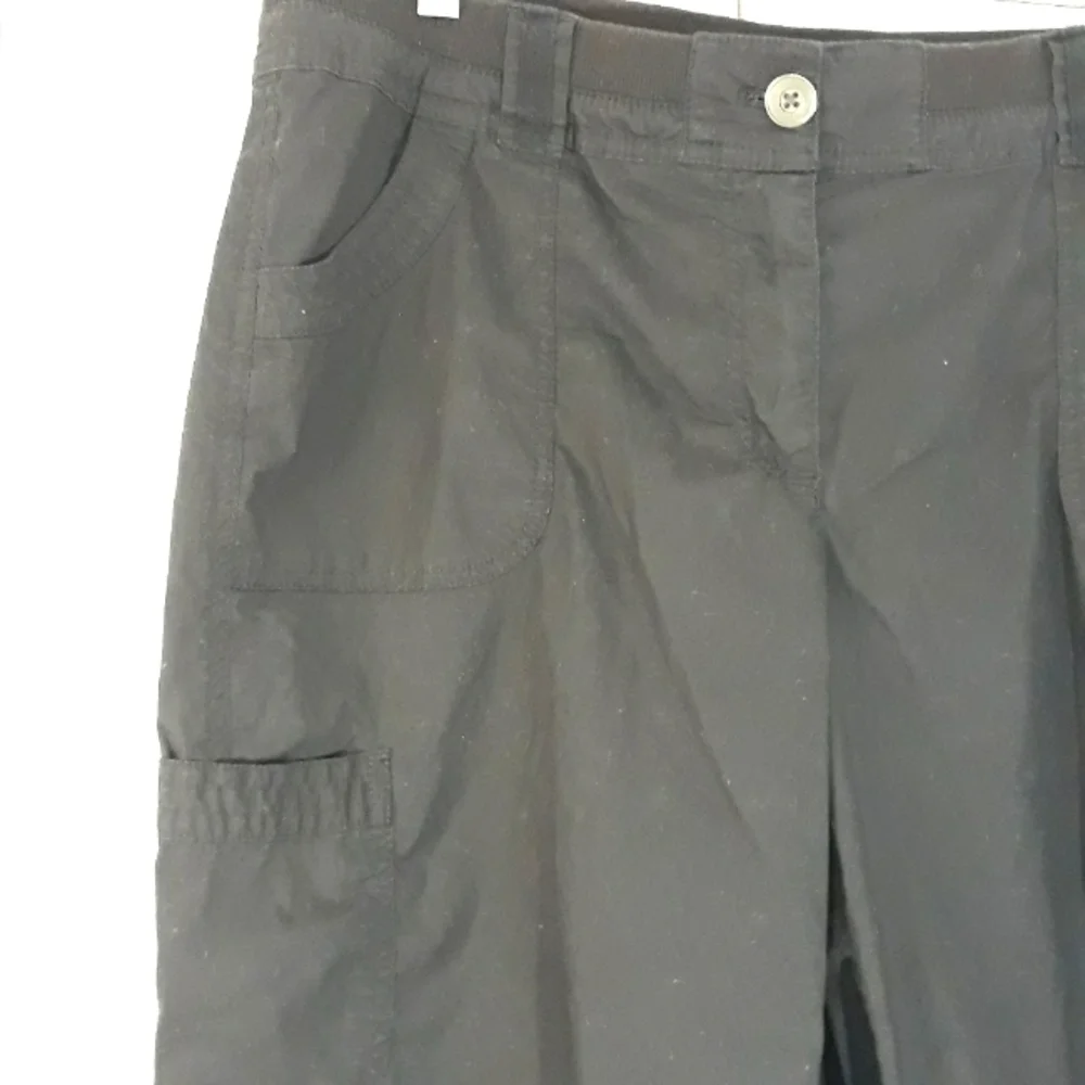Chico's Cotton Pants Cargo Black Zippered Elastic Waist Back Capri Medium
